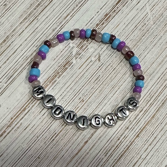 Taylor Swift Bracelet Pack - Picture 5 of 5